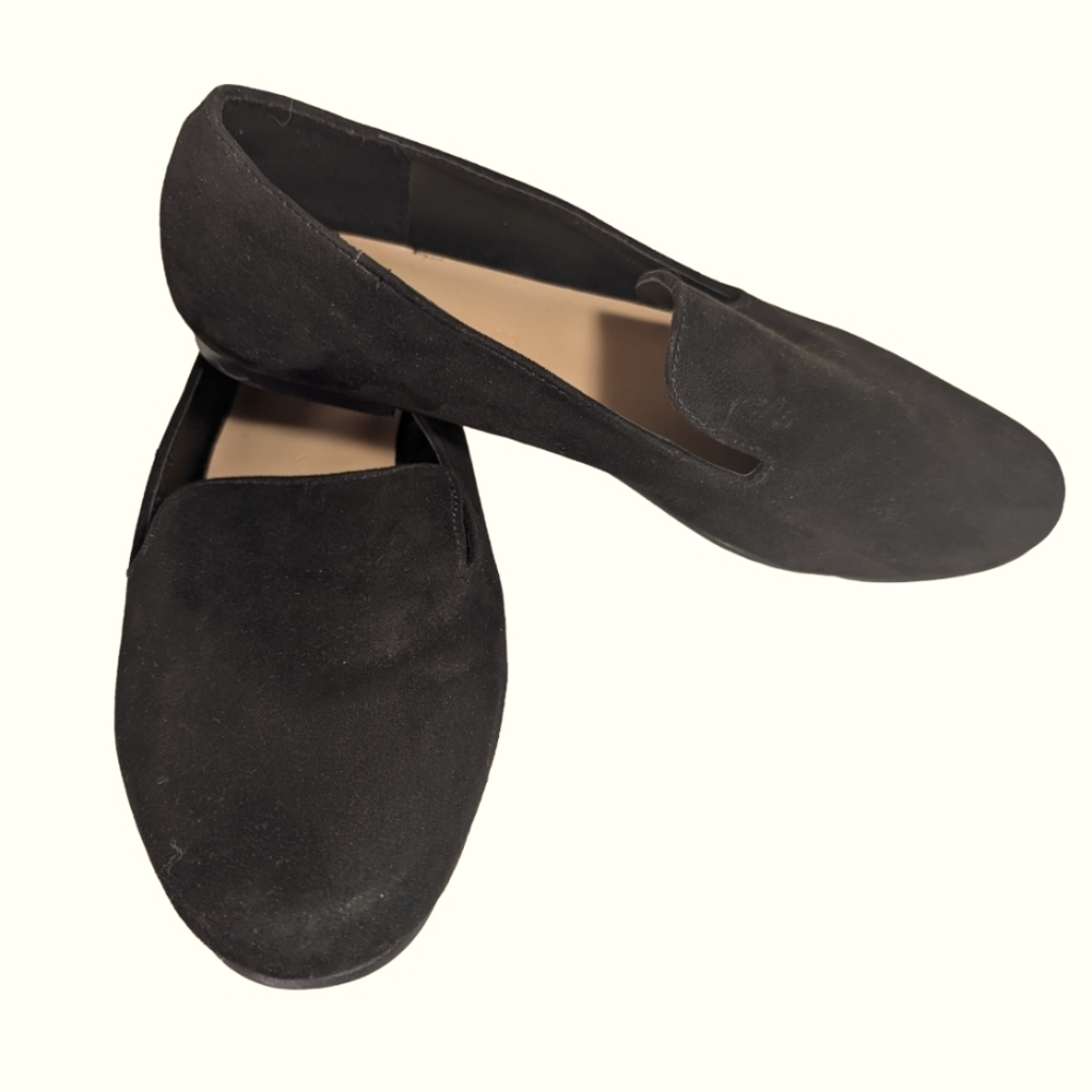 5/$25...Size 8 - Black Flats - Like new